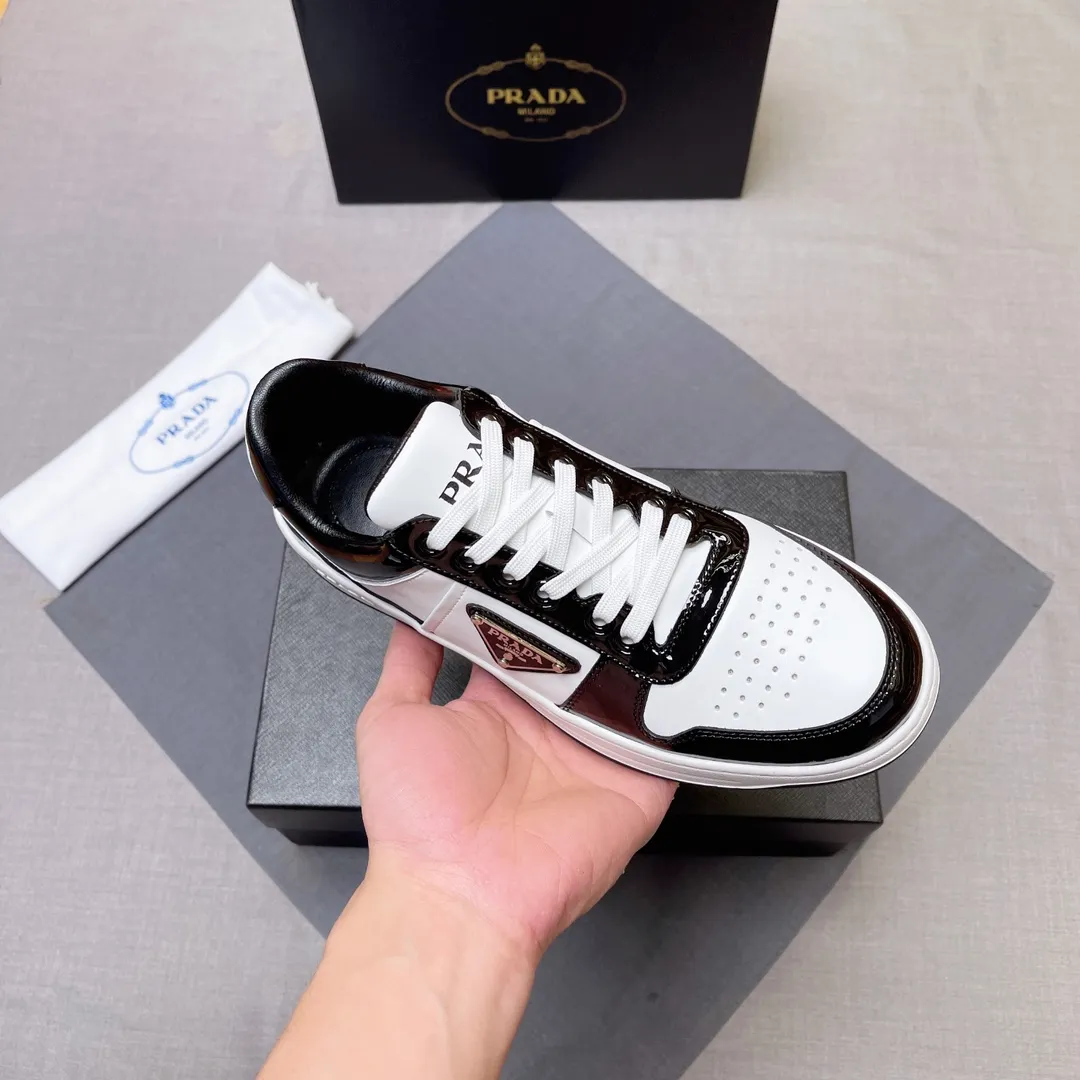 P380 Prada Prada's new men's leather sneakers, the highest version on the market, any comparison is welcome🆚! The original leather has excellent texture and is super high-end! Fetal sheep net lining imported from Italy, removable pad! Luxurious materials and fine workmanship, highly recommended! Code number 38-45 No. 058
